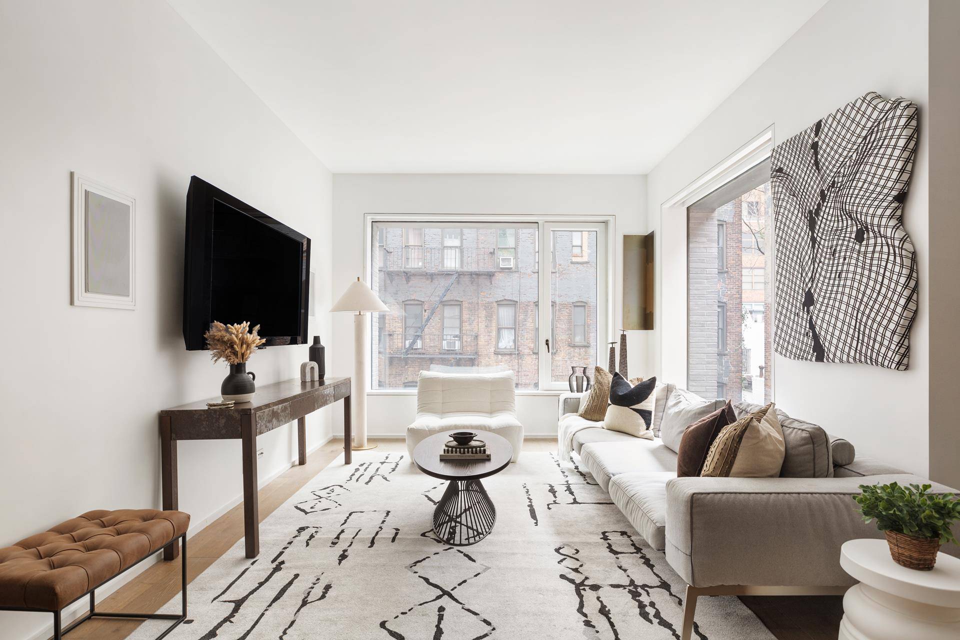 Spanning over 1, 200sft, this bright, quiet and ultra chic fully customized high tech home offers a spacious layout, high ceilings and is in an amenity rich boutique condo building ...