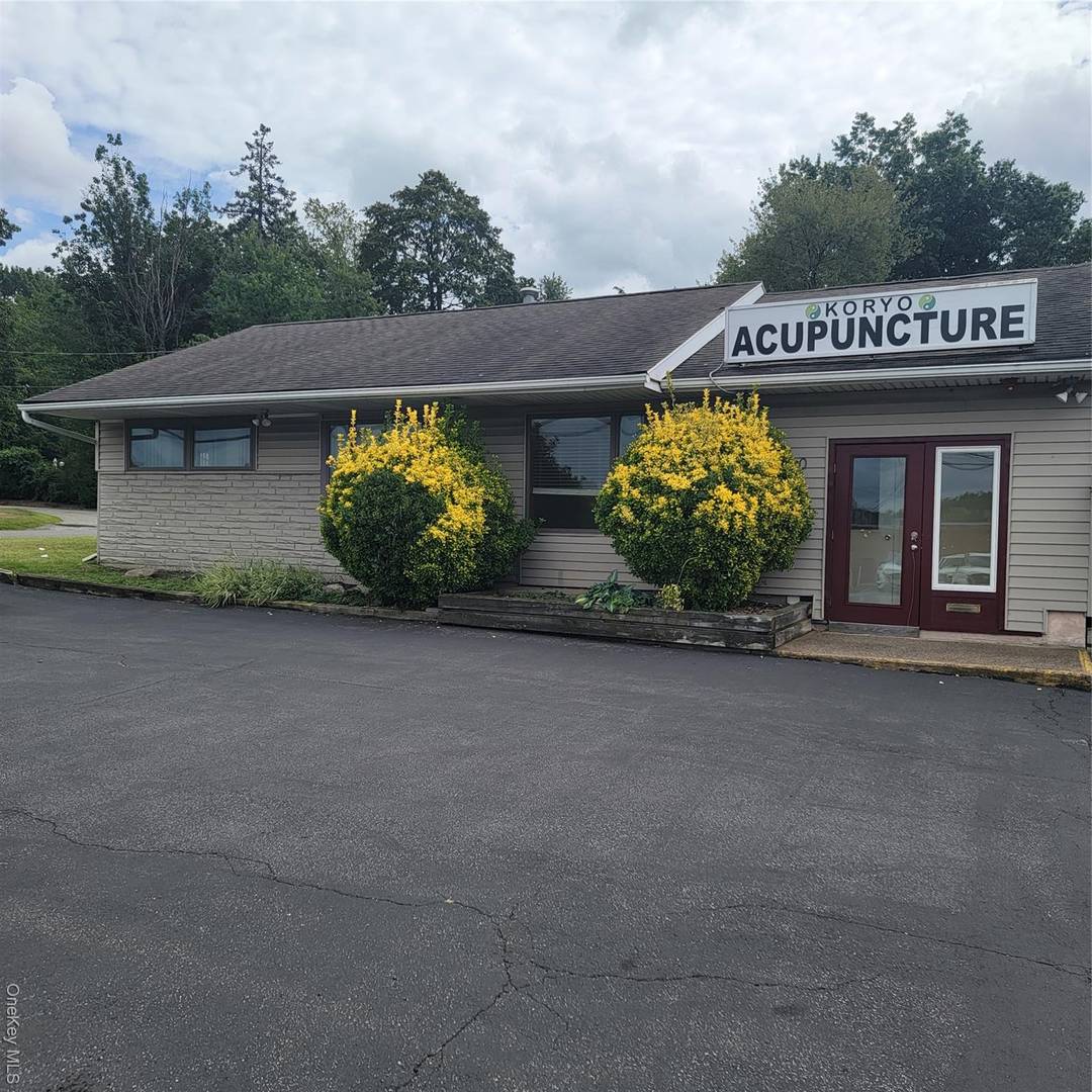 Give your business the extra boost, by being on this premium location.