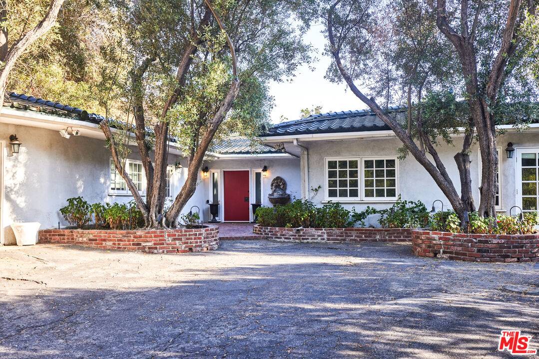 2200 Outpost Dr 3BR Hollywood Hills East La