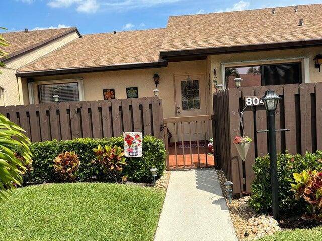 Beautifully Renovated 55 Condo Move In Ready !