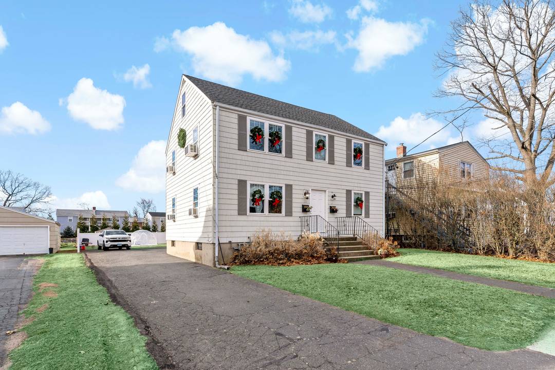 Welcome to your dream beach getaway !