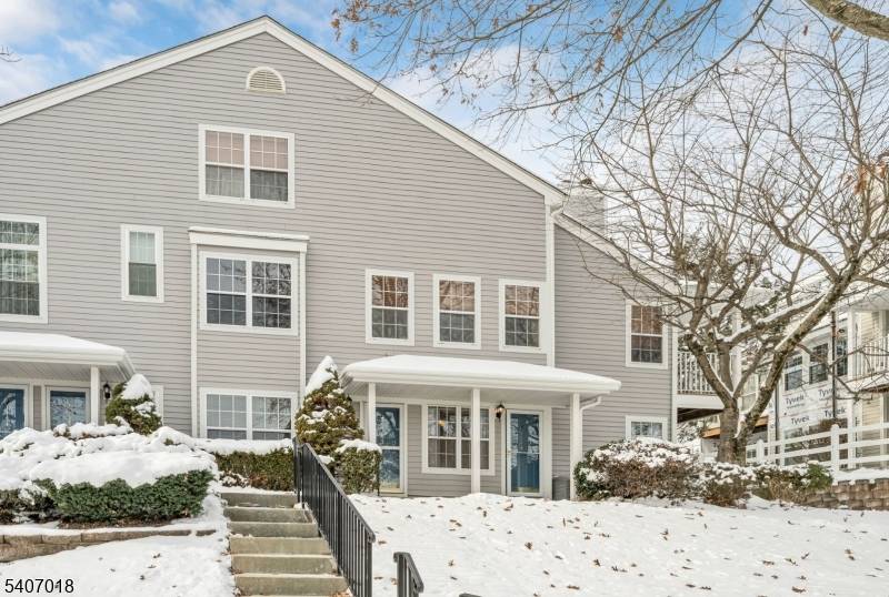 Enjoy the convenience of low maintenance condo living, with all exterior maintenance, including landscaping and snow removal, handled by the association.