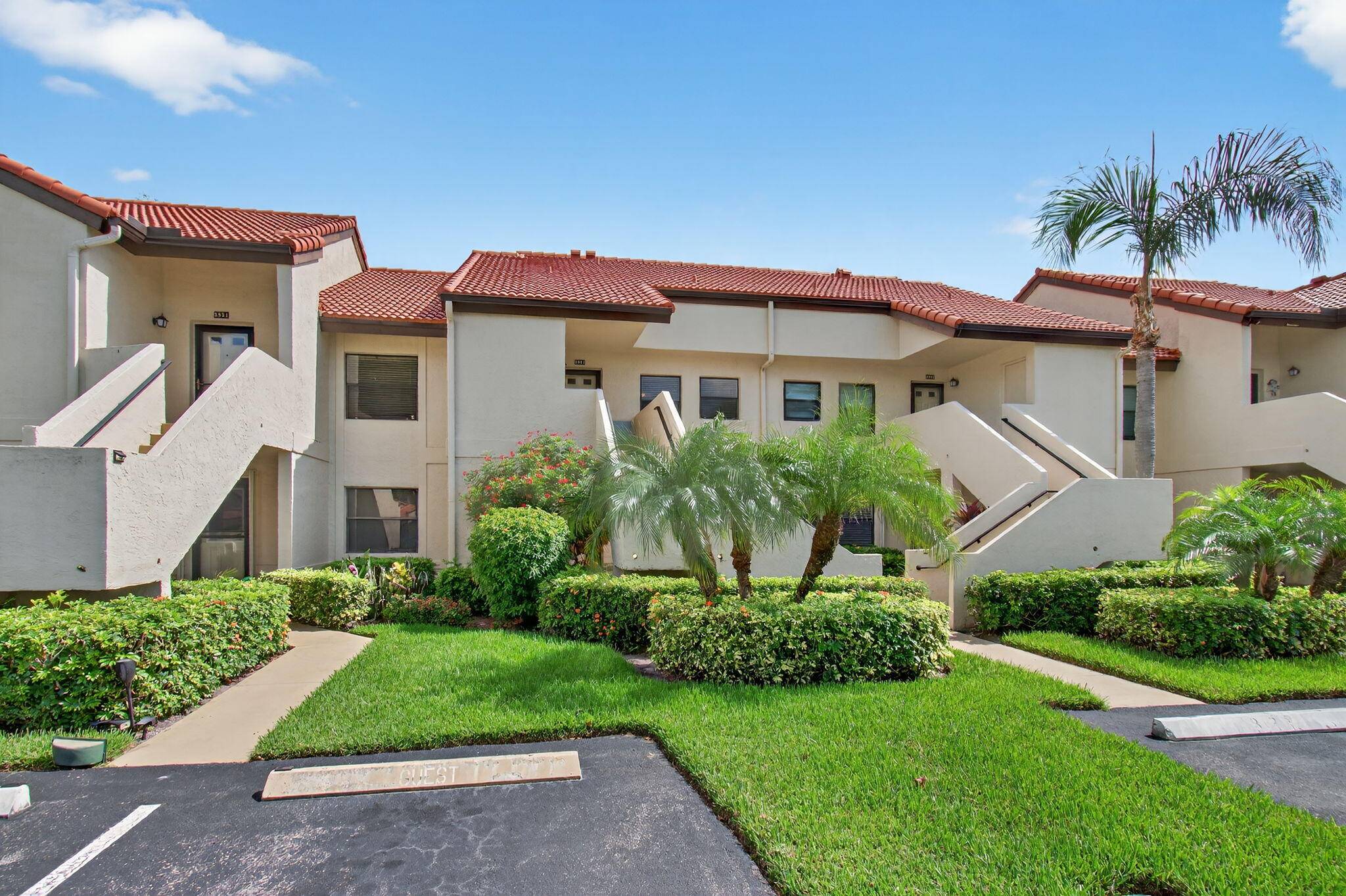 PRICED TO SELL ASAP ! This 2 bedroom unit with vaulted ceilings has an abundance of natural light with a very private and serene garden view from you enclosed balcony.