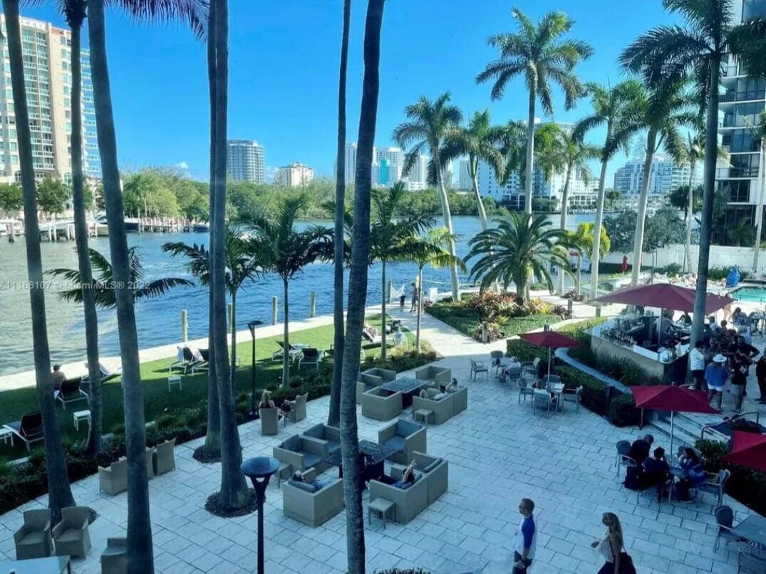 Welcome to your luxurious retreat in the heart of Fort Lauderdale, a prime destination for vacationers and second home owners alike.