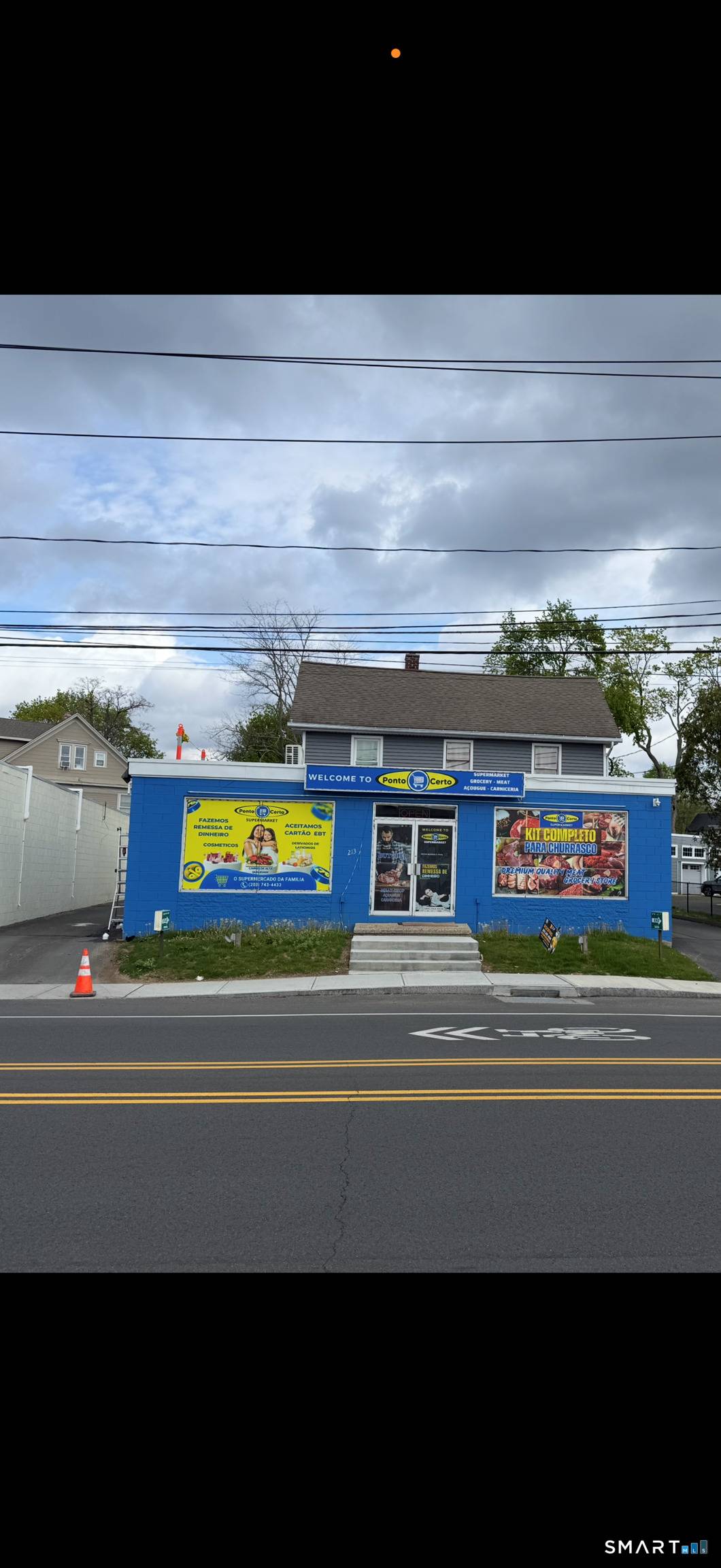 Great opportunity for investors to own this versatile mixed use property.