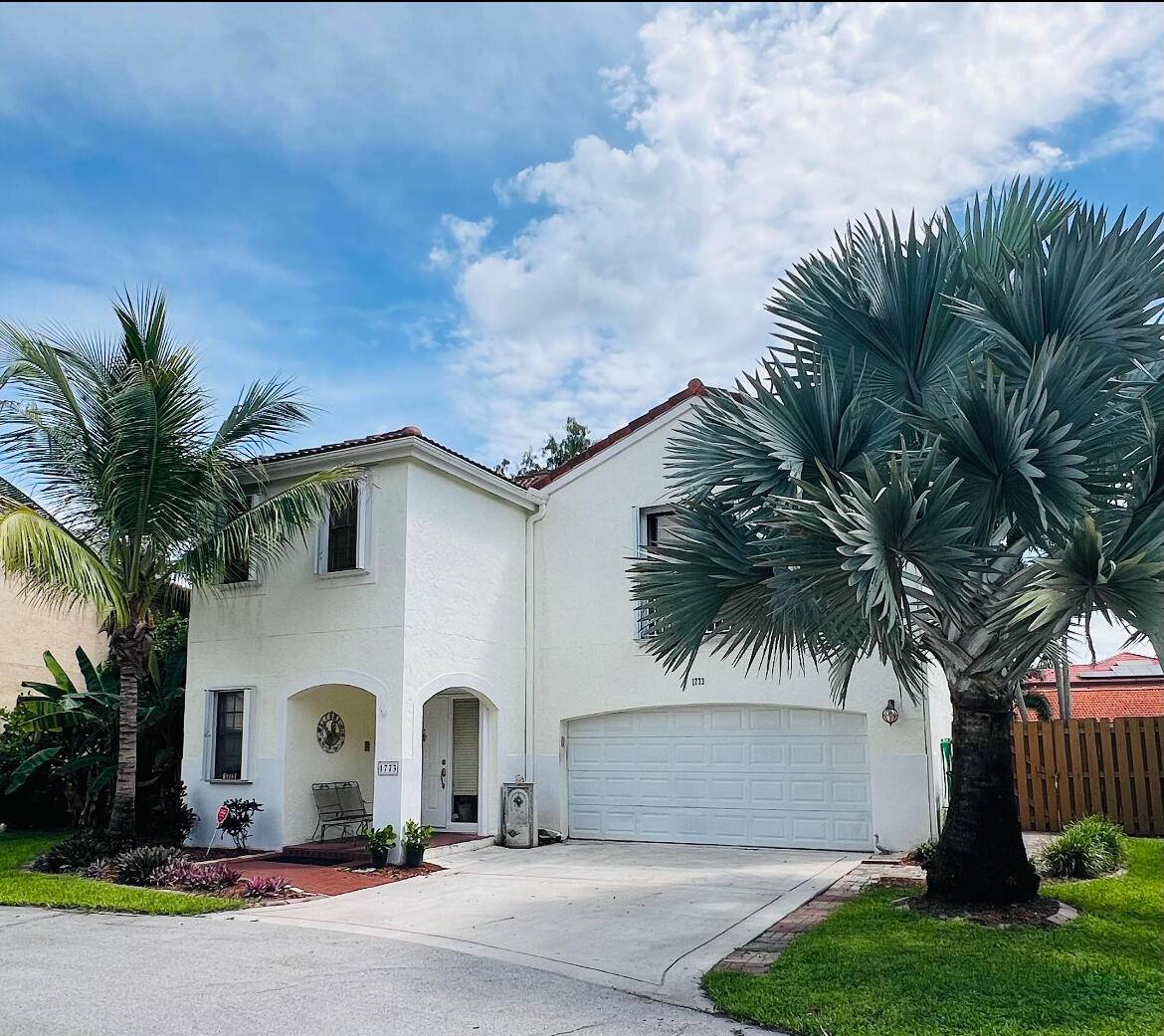 Investor Special ! ZERO rental restrictions.