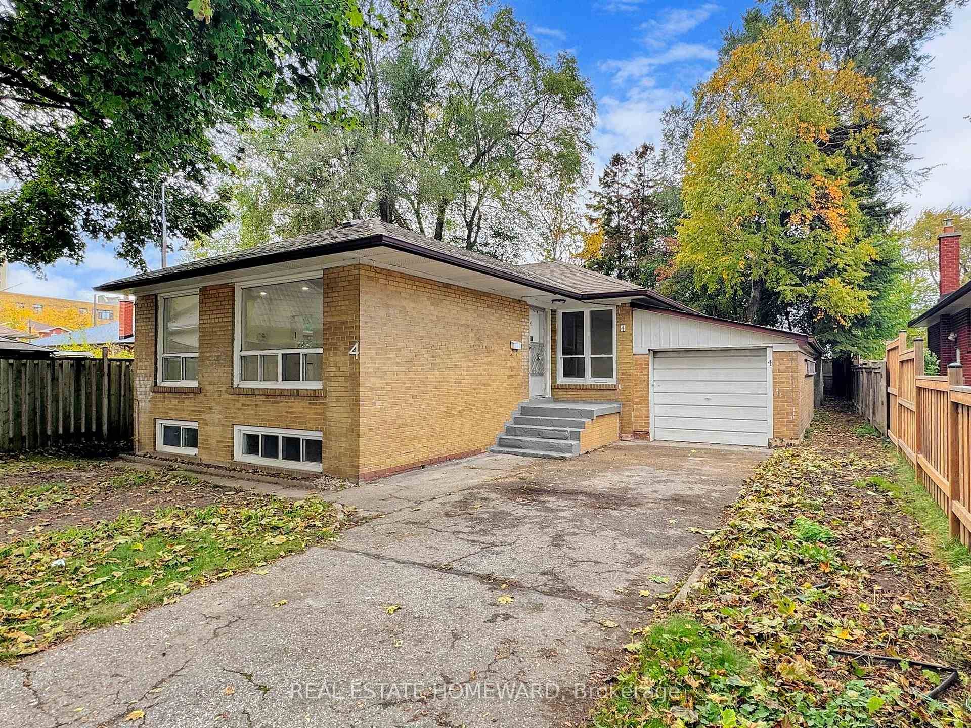 Welcome to 3 Bedroom detached bungalow located in Woburn area.