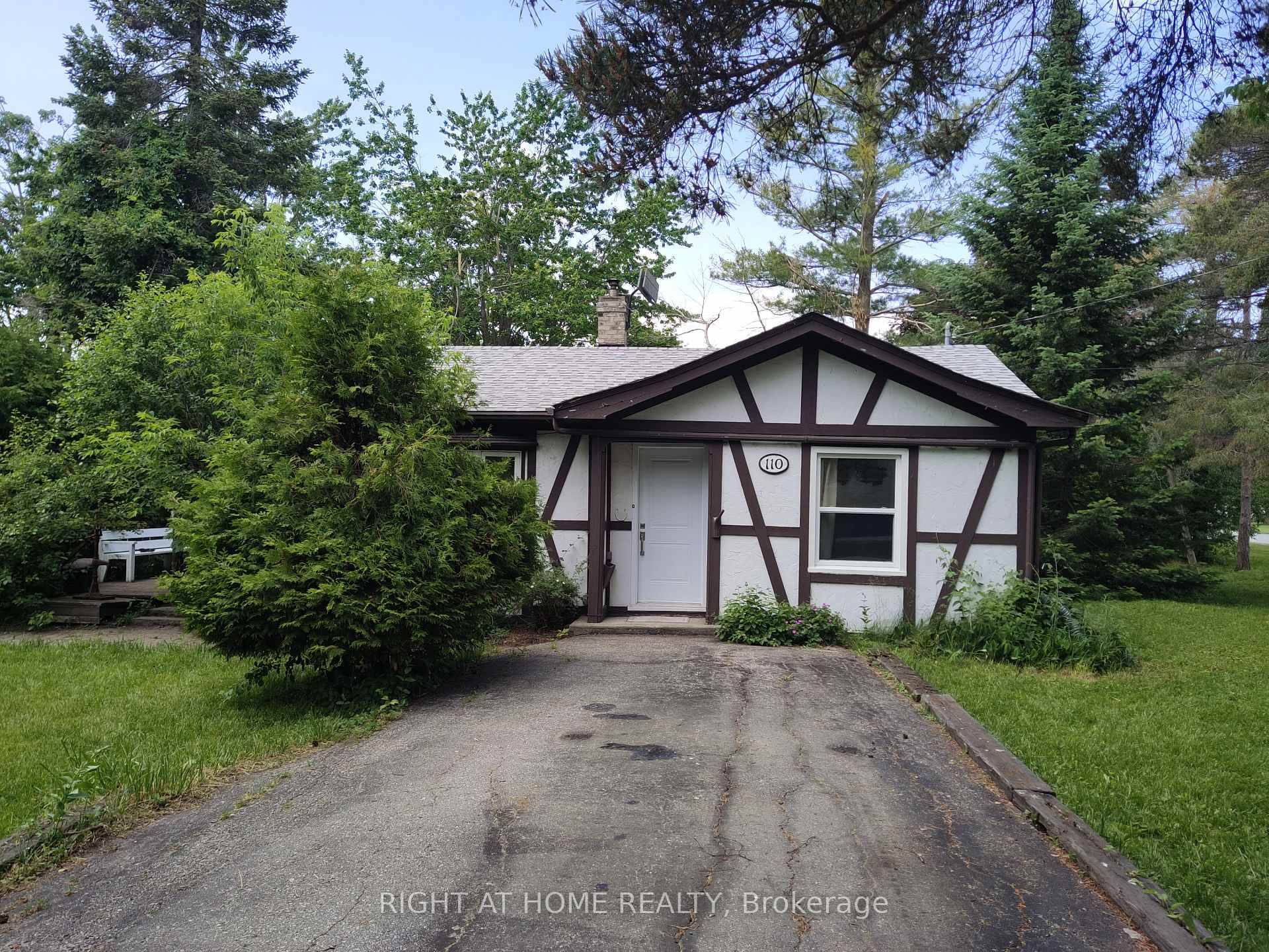 2 Bedroom Bungalow On A Large Lot In, Beaverton.