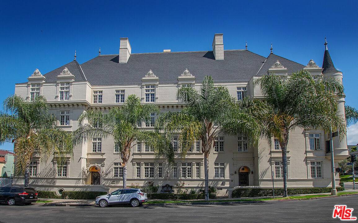 4353  W 5th St 29BR La