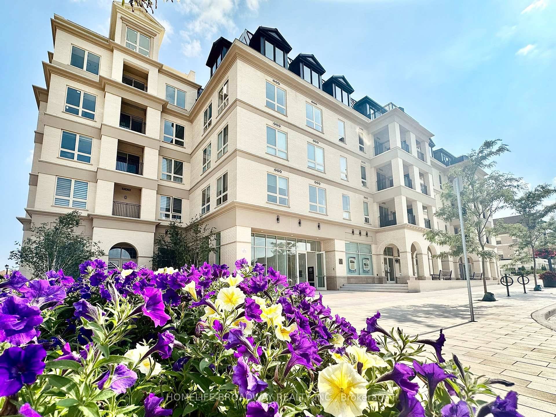 Welcome to The Courtyards at Cathedraltown a charming boutique style residence nestled in one of Markhams most architecturally distinctive and peaceful communities.