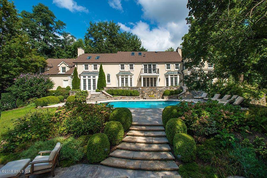 PREMIER MID COUNTRY ROUND HILL ADDRESS, located less than one mile from town.