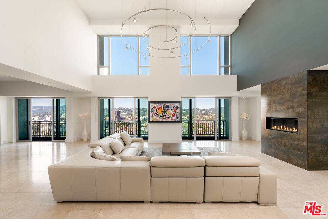 10727 Wilshire Blvd 3BR Westwood La