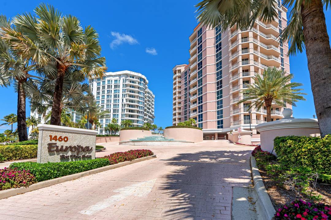 Ideally positioned in the building's premier oceanfront stack, Residence 804 offers sweeping views from every room.
