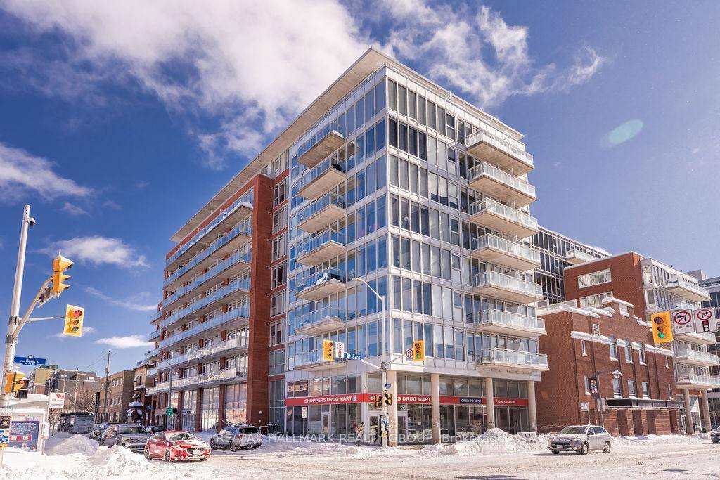 Stylish FURNISHED 1 Bedroom Condo in the Heart of Centretown !