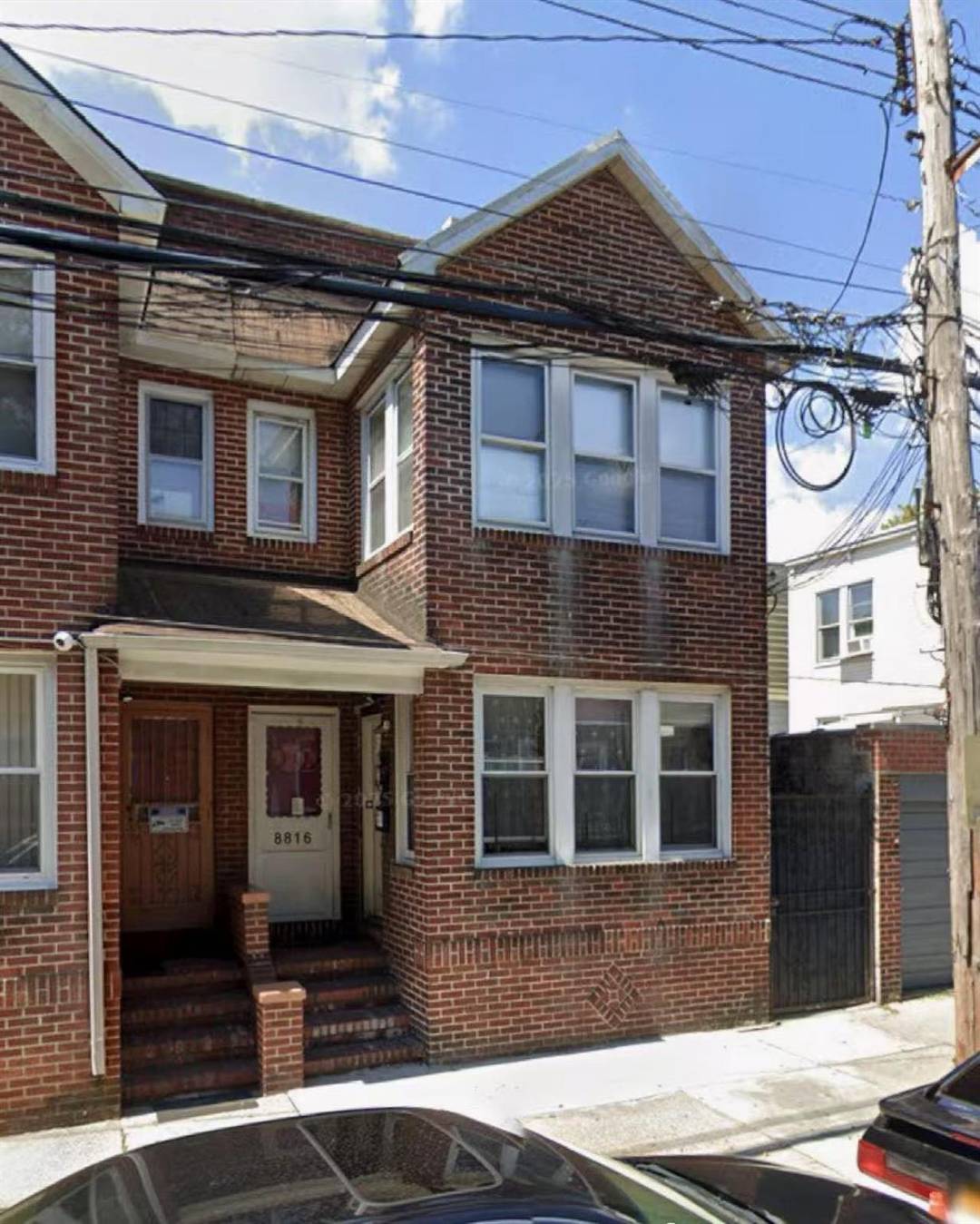 Woodhaven Two Dwelling Brick House With 6 Bedrooms And 3 Bathrooms.