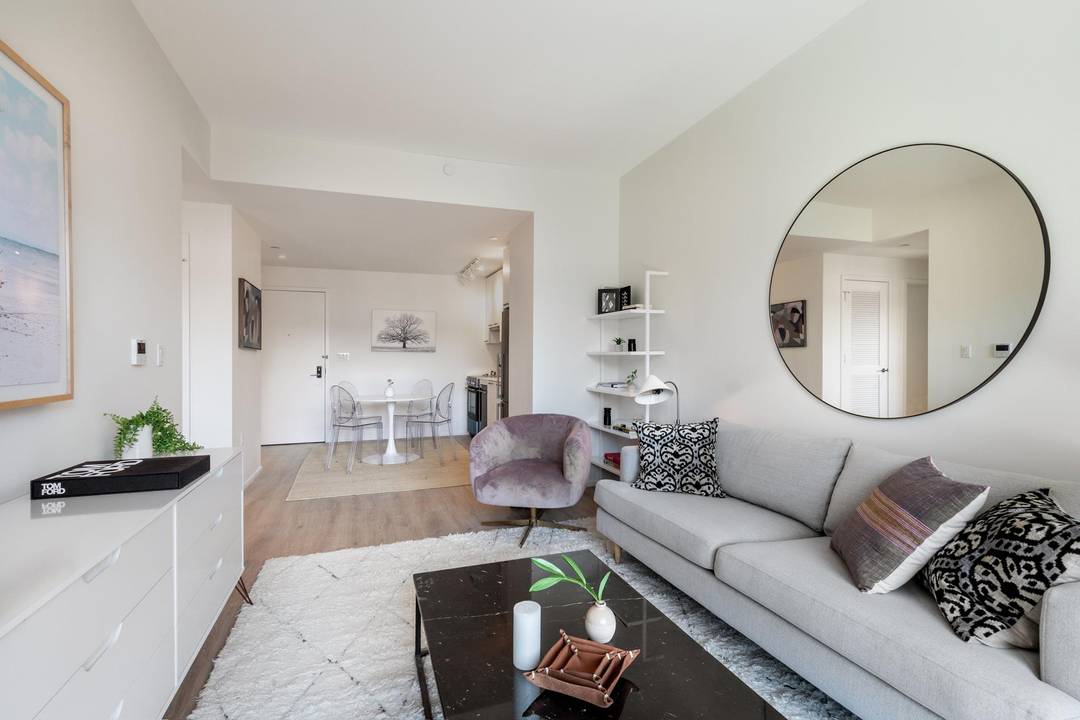 BLACK FRIDAY SPECIAL ! Apply by Dec 1 and approved applicants will receive a 1, 500 Move In Gift Card at move in !