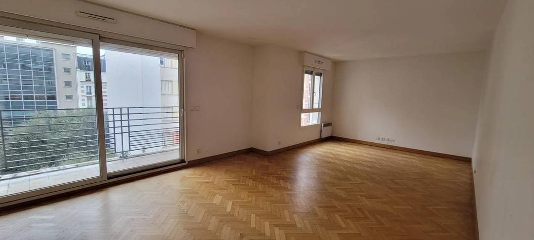 Paris 15e – Grand appartement lumineux avec studio autonome, terrasses et parkings