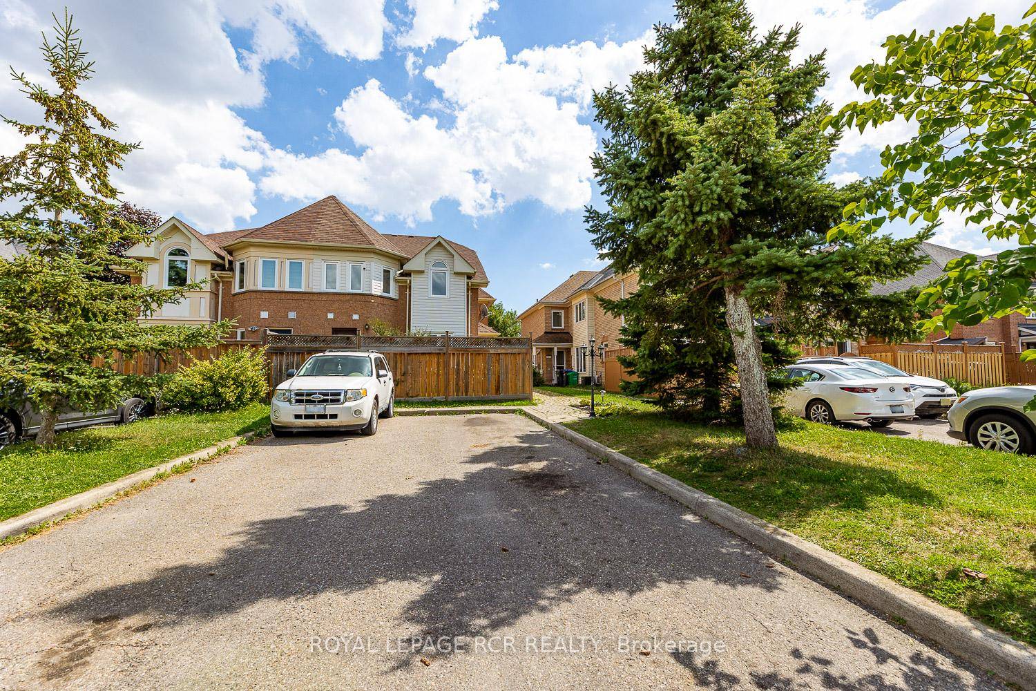 Located In A Prime Location Just 3 Minutes to Walmart, Grocery Stores, Restaurants, Schools, HWY 410 and A 1 Minute Walk To Allan Kerbal Pond Trails Leading To Etobicoke Creek ...