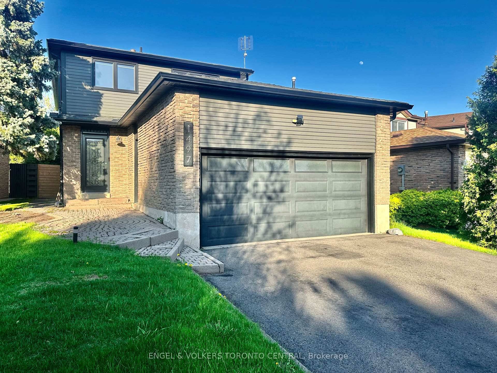 Welcome to pure luxury in the beautiful neighbourhood of Iroquois Ridge South.