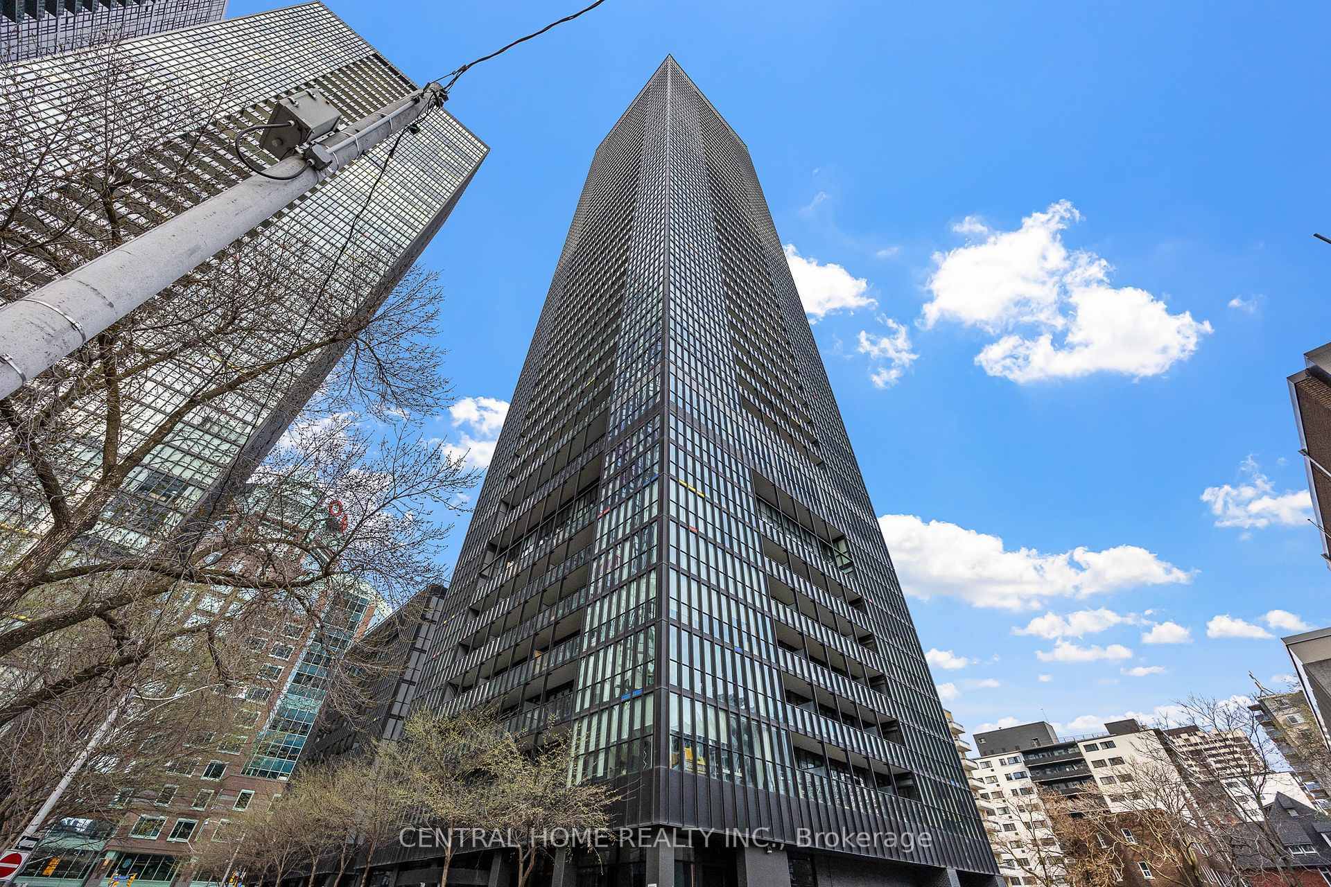 Gorgeous 1 Bedroom amp ; Den X2 Condo In Yonge amp ; Bloor Area.