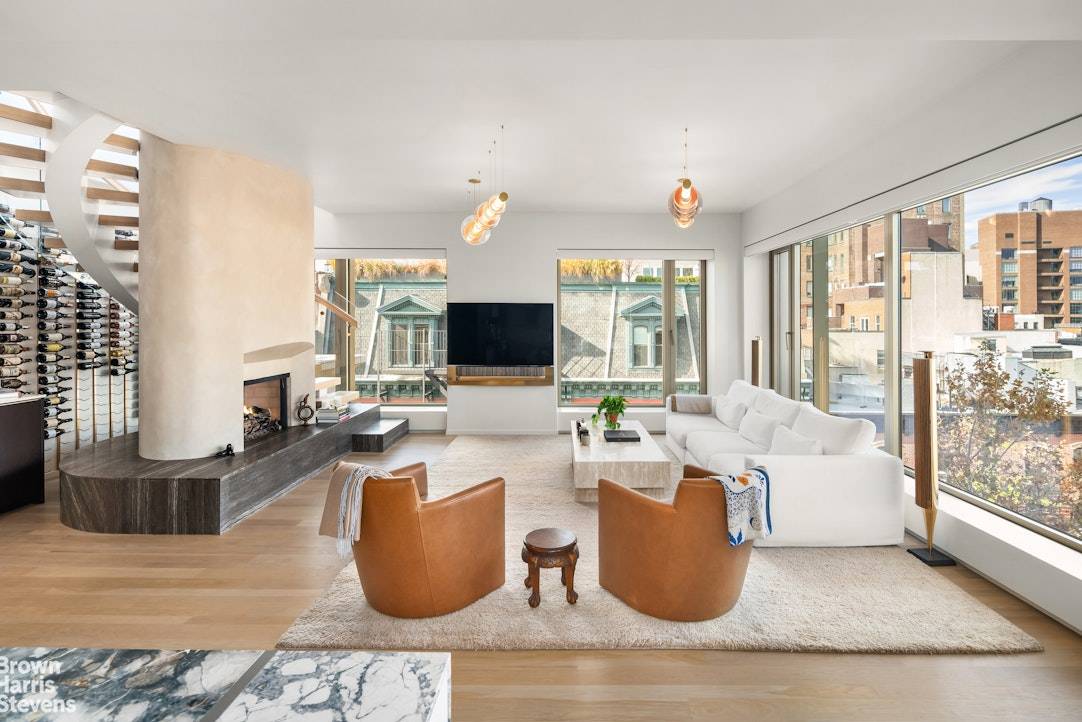 PENTHOUSE WITH PRIVATE TERRACE amp ; PARKING SPOT Residence PHC at 75 Kenmare is an exquisite corner Penthouse situated in a new condominium building located in one of downtown's hottest ...
