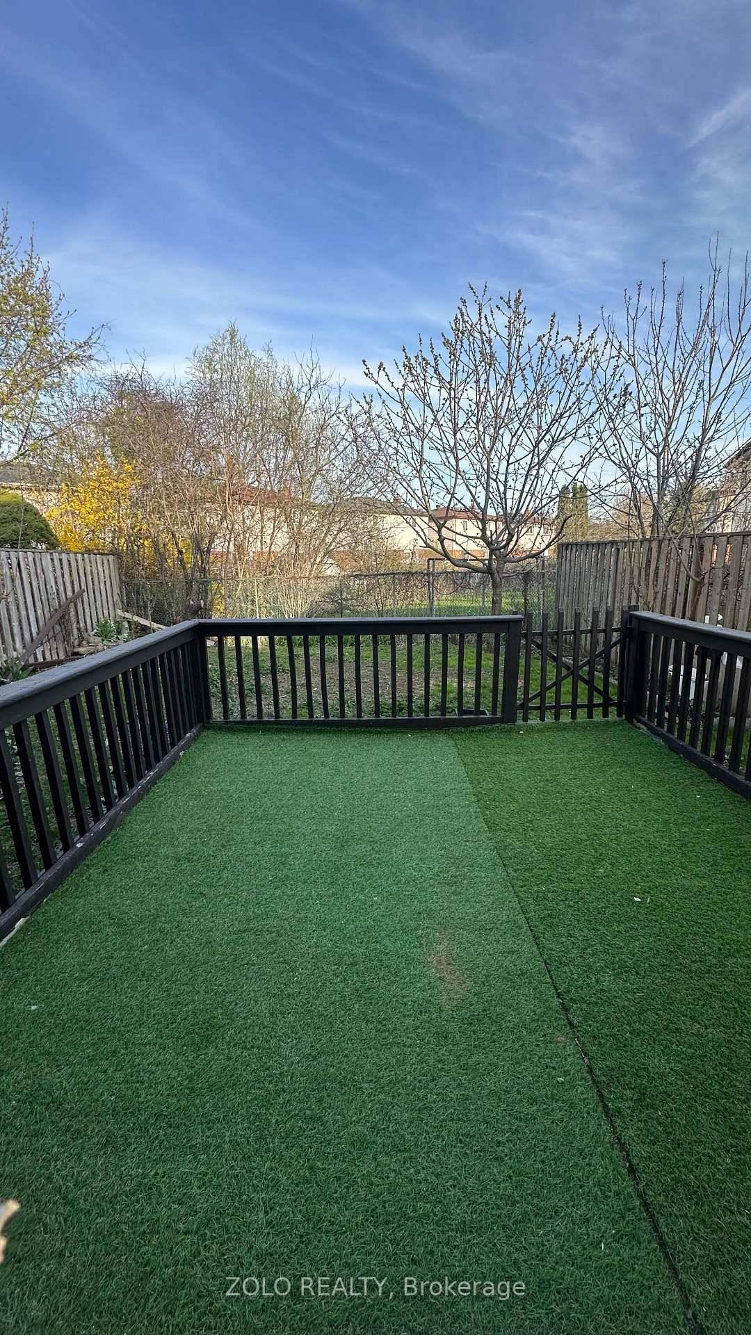 A lovely 3 bed 3 bath house in Rouge Hill.