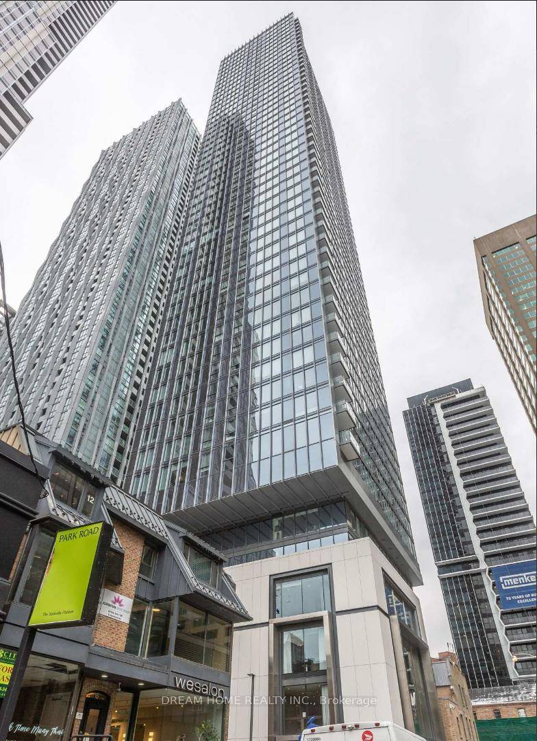 Luxury Living in the Heart of Yorkville 8 Cumberland !