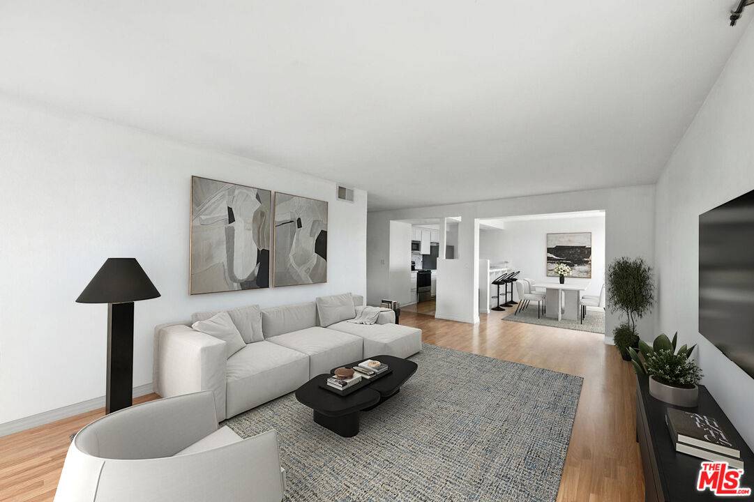 911  N Kings Rd 2BR Sunset Strip La