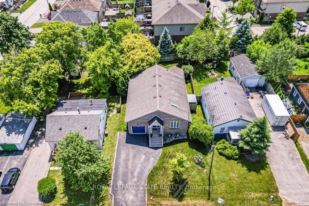 Tucked at the end of a peaceful cul de sac and embraced by nature, this exceptional west end property combines comfort, practicality, and tranquility ideal for first time buyers, downsizers, ...