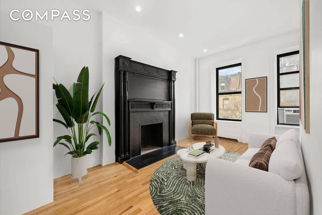 This sponsor unit is a charming 1 bedroom, 1 bathroom apartment located on the Upper West Side of New York City.