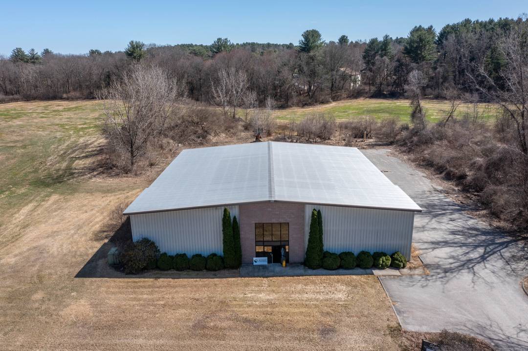 Located in the Woodstock Industrial Park, this versatile 10, 000 sq ft metal building offers endless possibilities for industrial, manufacturing, or storage use.