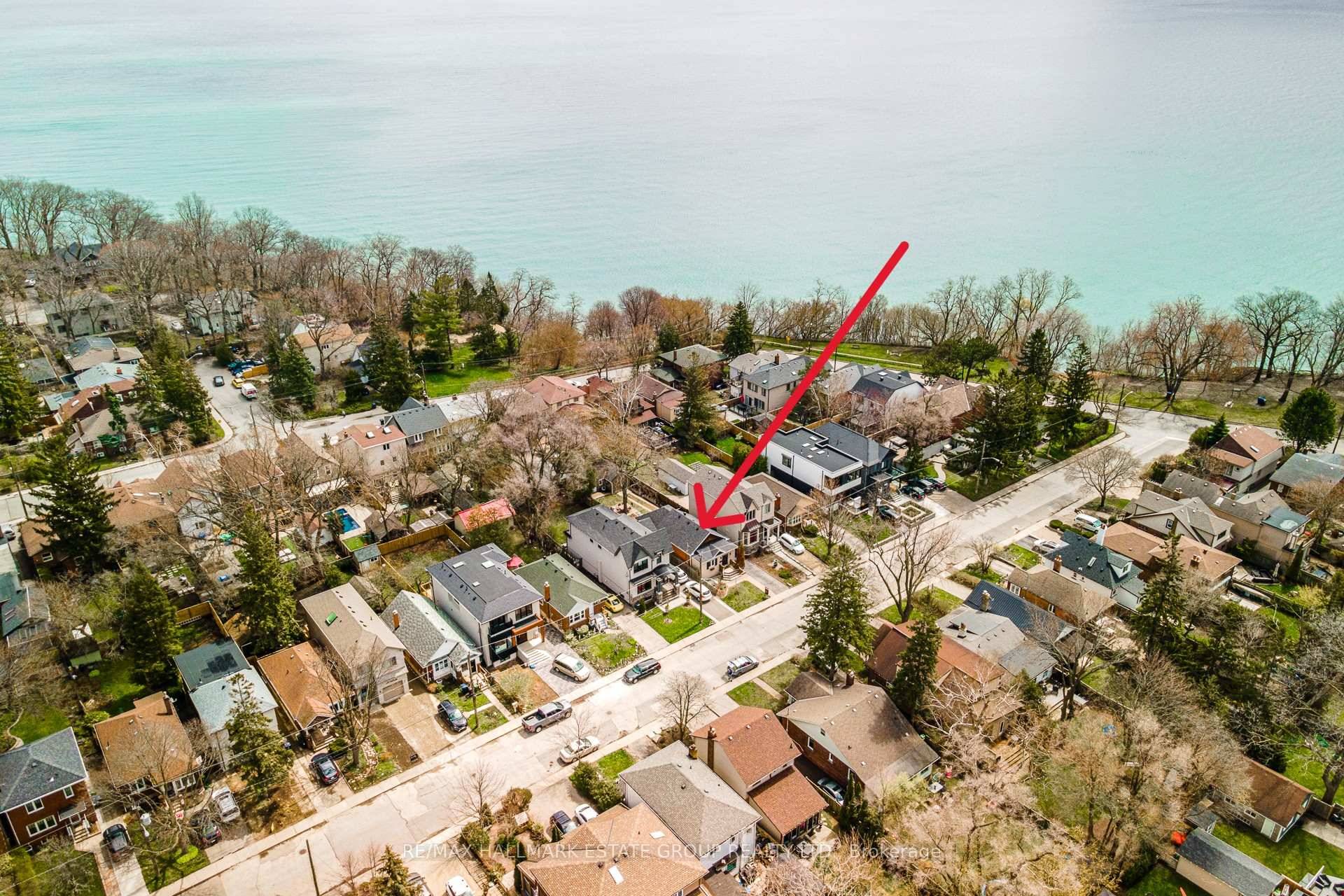 Discover the charm of this beautiful Birchcliff bungalow with 2 1 bedrooms and 3 bathrooms, with a 2 level rear addition !