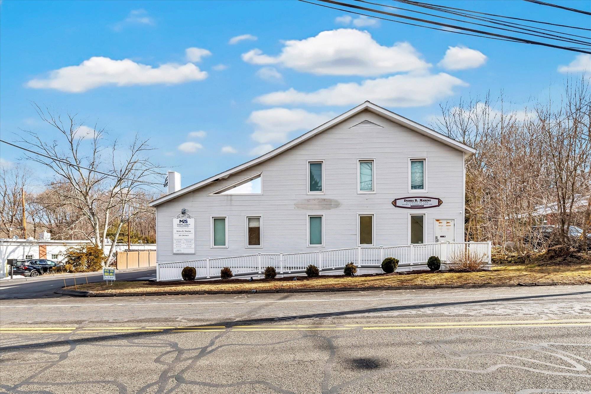 Prime Office Space in the Heart of Orange, CT Ideal for Professionals !