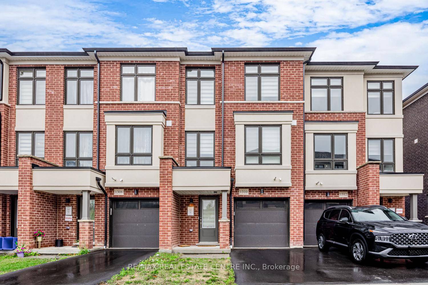 Very Central Location, Close to 401, 407, School, Mall.