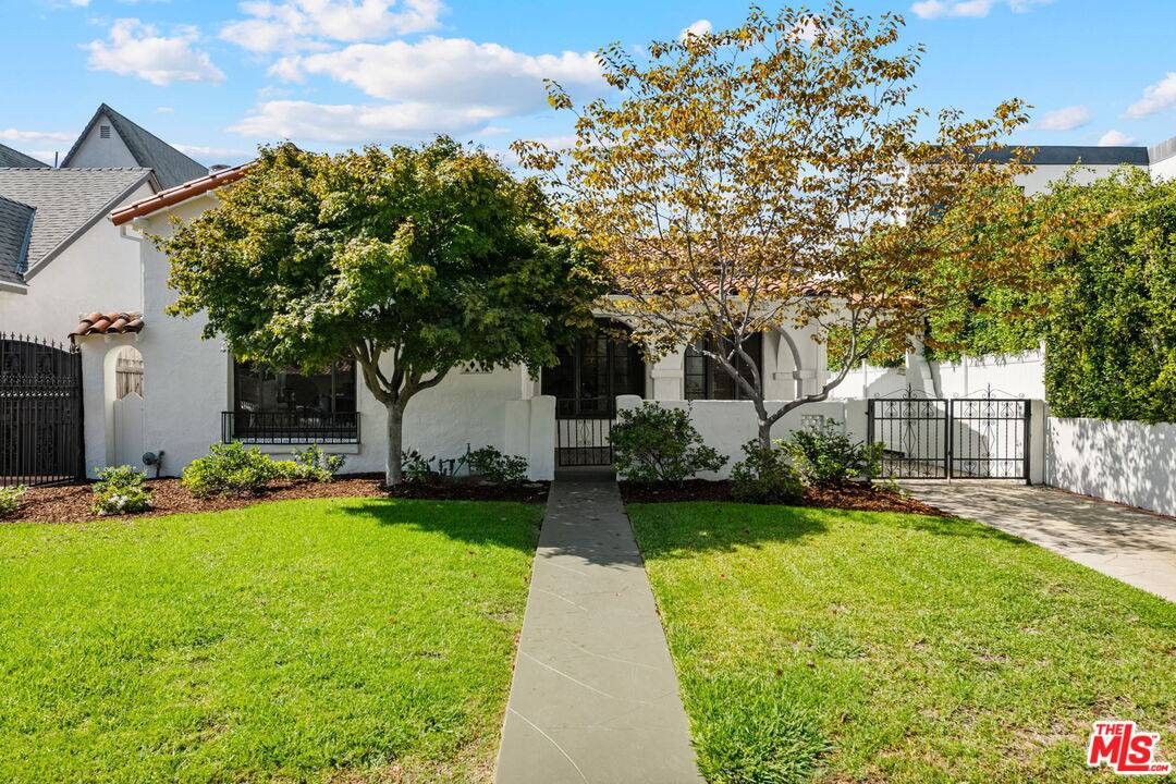 2147 Malcolm Ave 3BR Beverlywood La