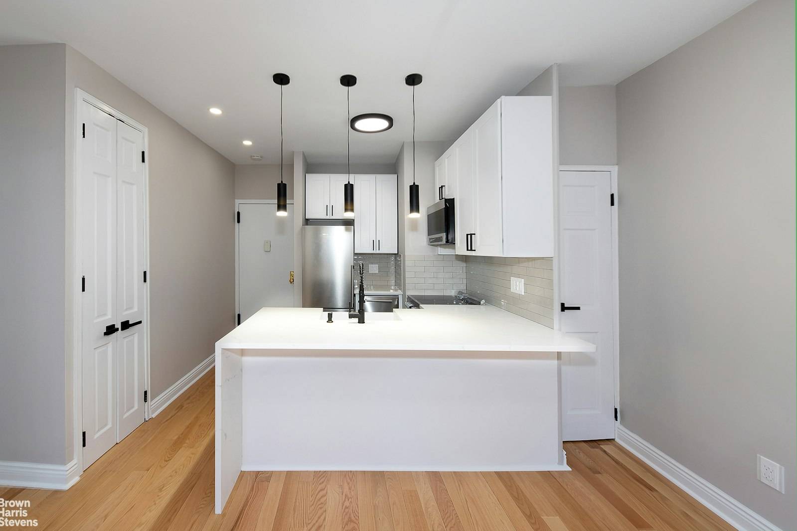 Top Floor, flooded with light, part time Doorman Be the first to live this brand new, renovated, sleek, modern, 1 bedroom, 1 bath in the Carnegie Hill area.
