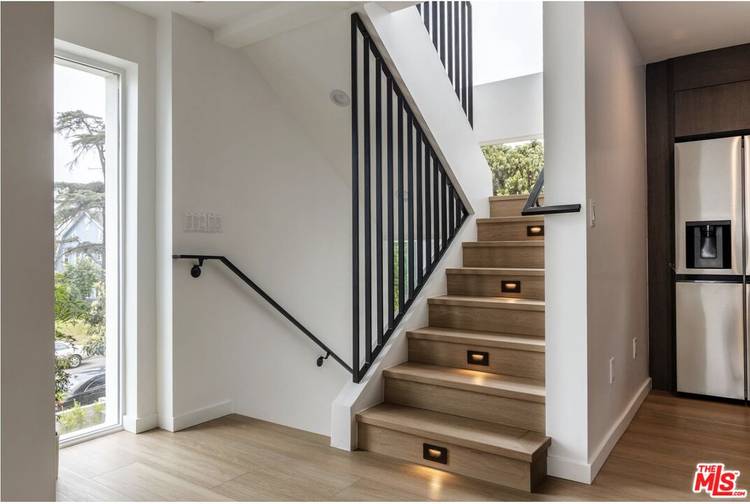 843  N Mariposa Ave 3BR La