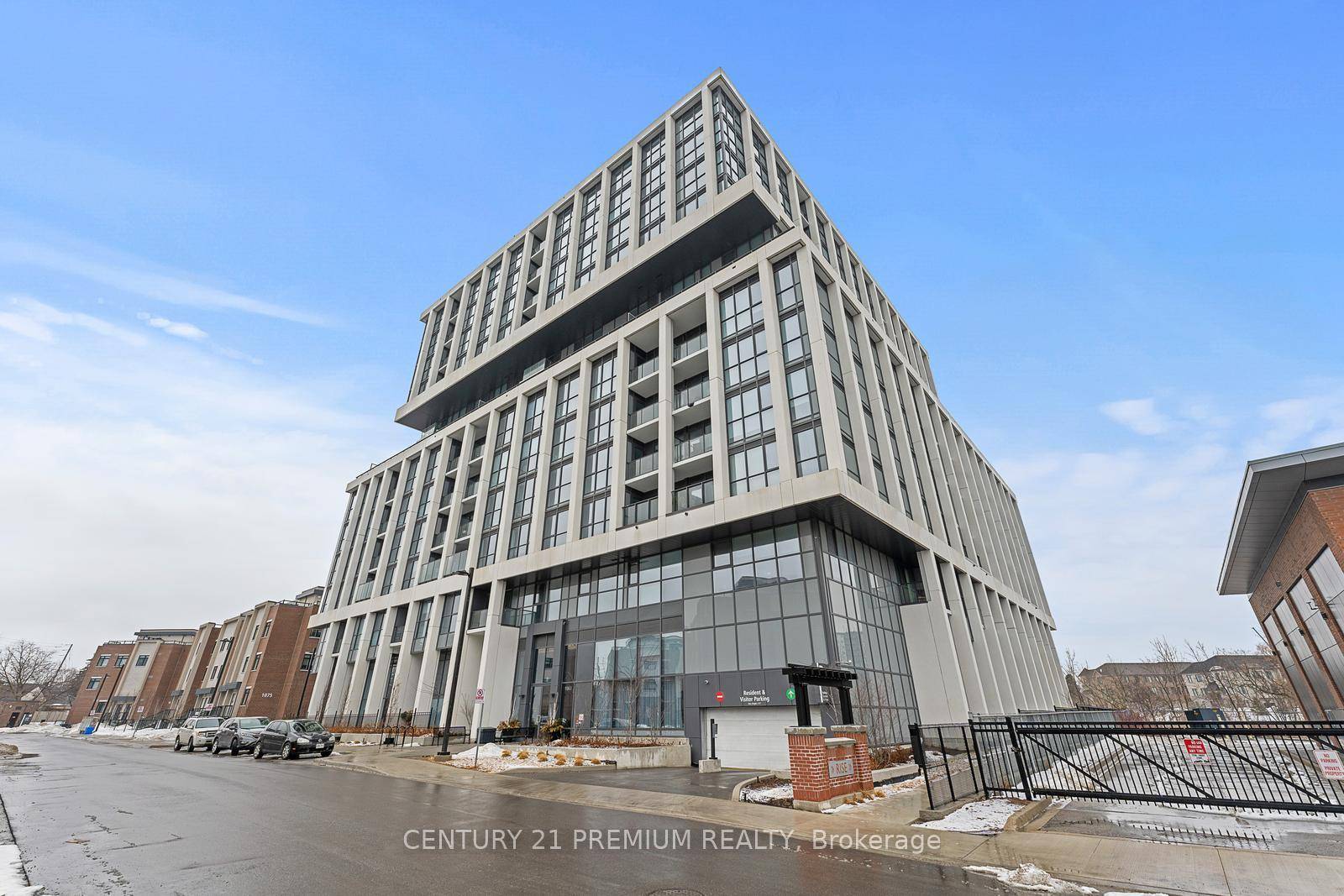 Experience luxury lakefront living in this brand new, spacious corner condo in prime Port Credit !