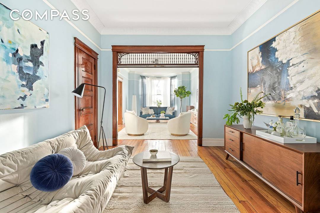 A Stunning Brooklyn Townhouse !