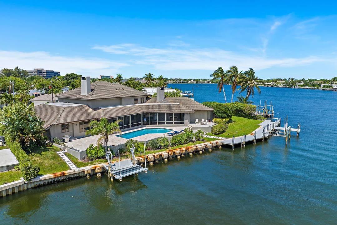 Rare opportunity offering 200' of deepwater frontage on one of North Palm Beach's most scenic lots !