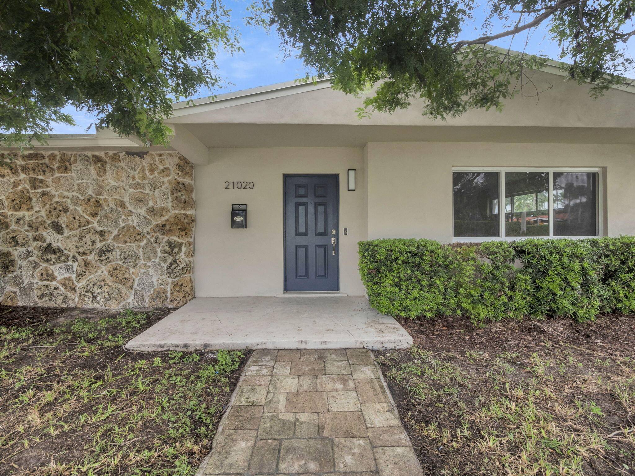 Welcome to your dream home in the heart of Highland Lakes !