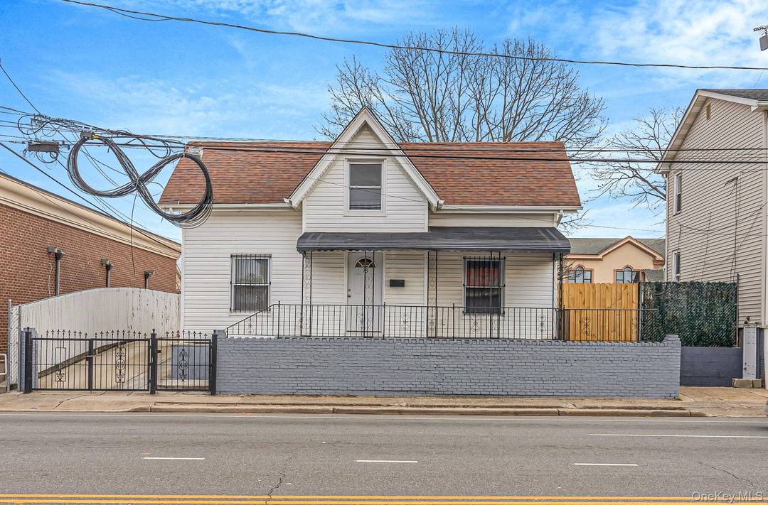 Welcome to this beautifully updated single family home located on South Franklin Street in Hempstead.