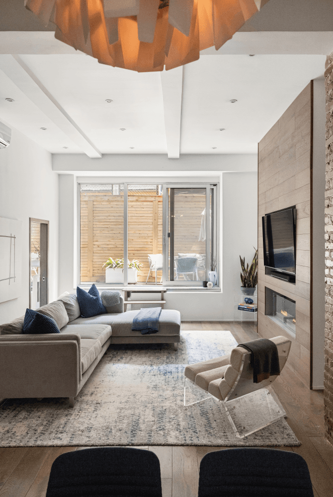 Loft Living with Private Outdoor Space in the Heart of Flatiron Tucked on one of Flatiron's most picturesque, tree lined blocks, this beautifully renovated 1 bedroom amp ; 1 interior ...
