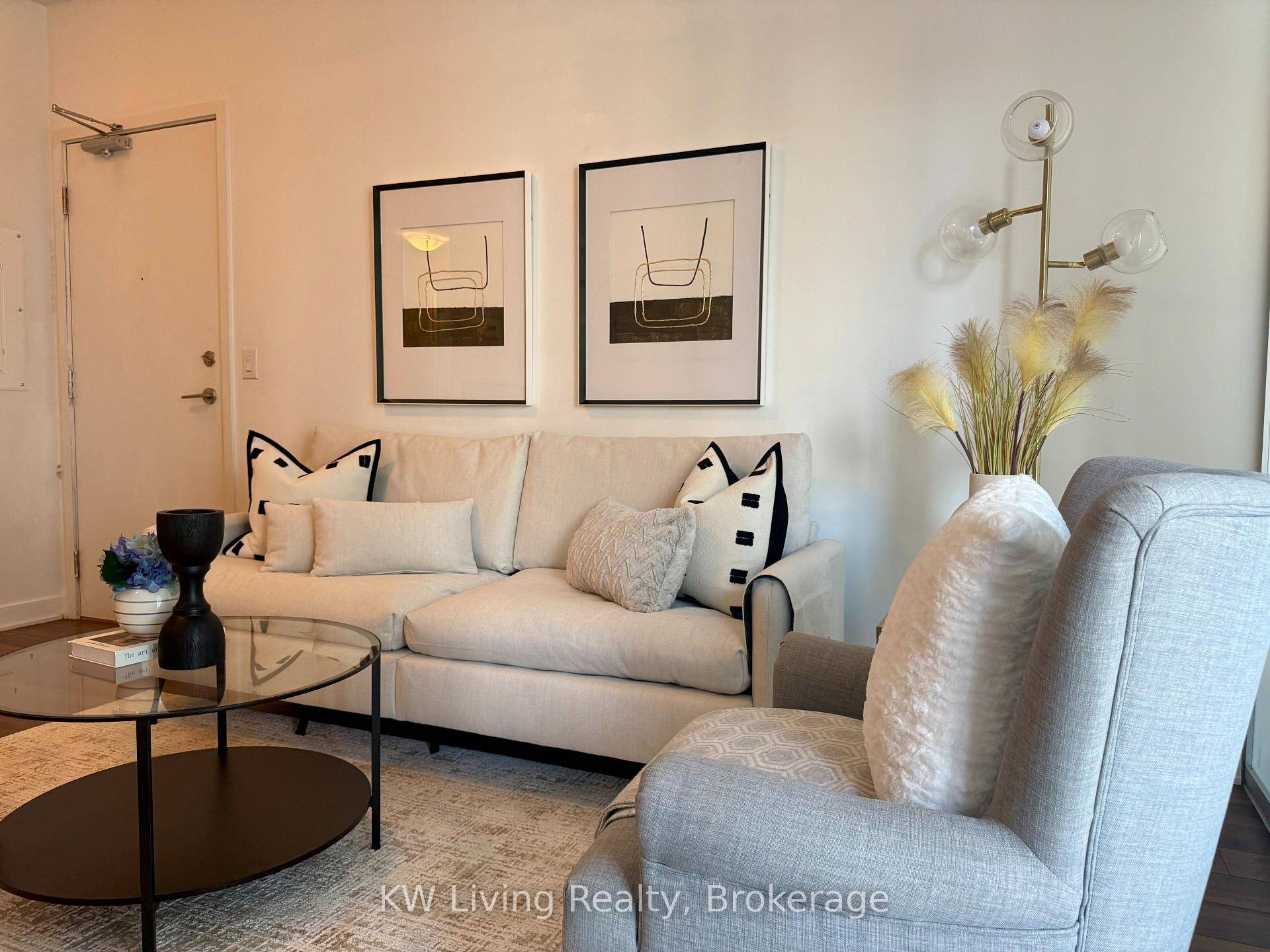 Location ! Location ! This quiet and safe area is conveniently located between Osgood and St.