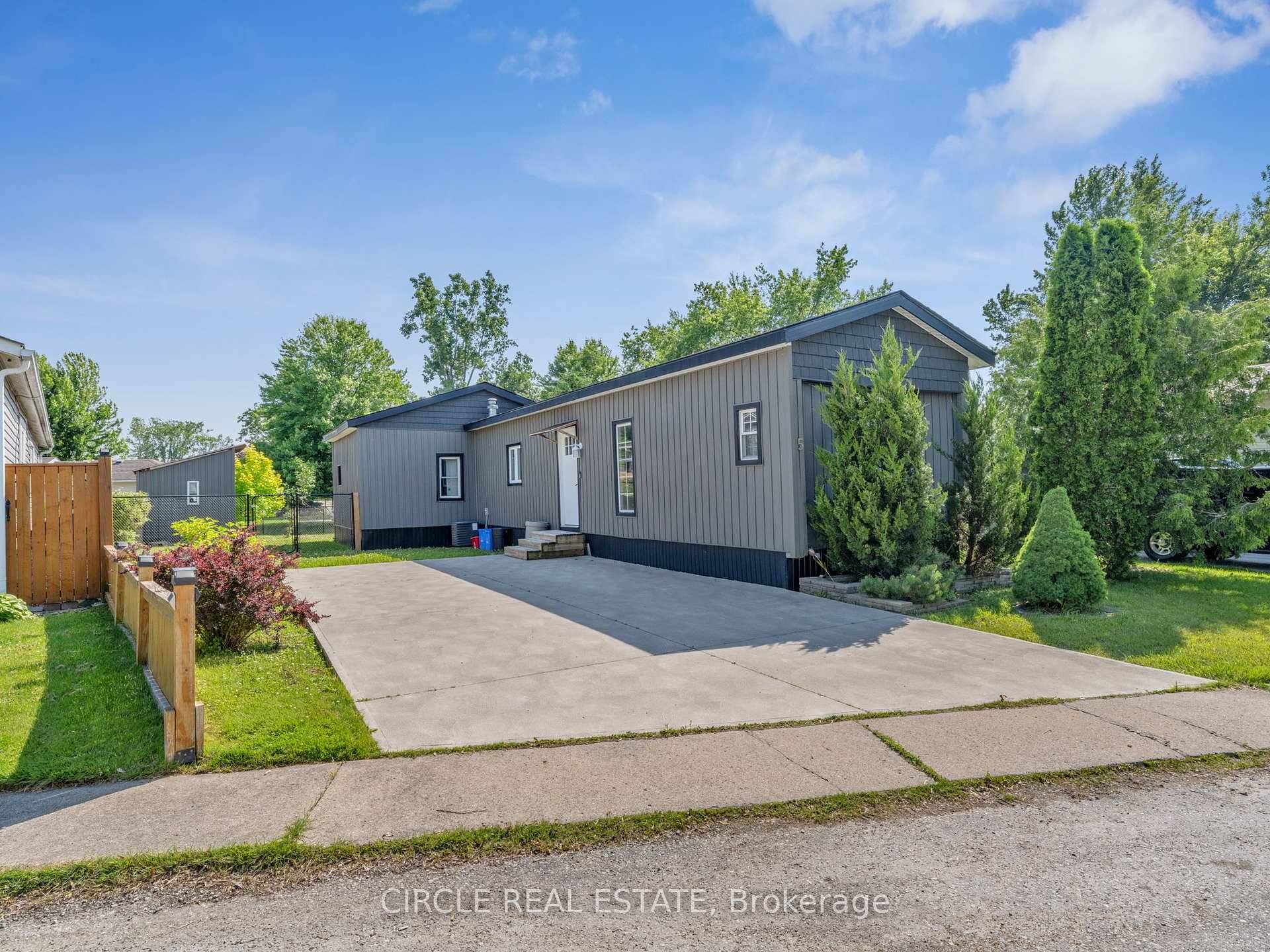 Why settle for outdated when you can move right into this fully renovated gem in McGregor ?