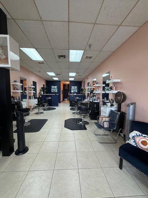This is a well established Beauty salon in Greenacres Fl with strong demographics and impressive long term repeat business.