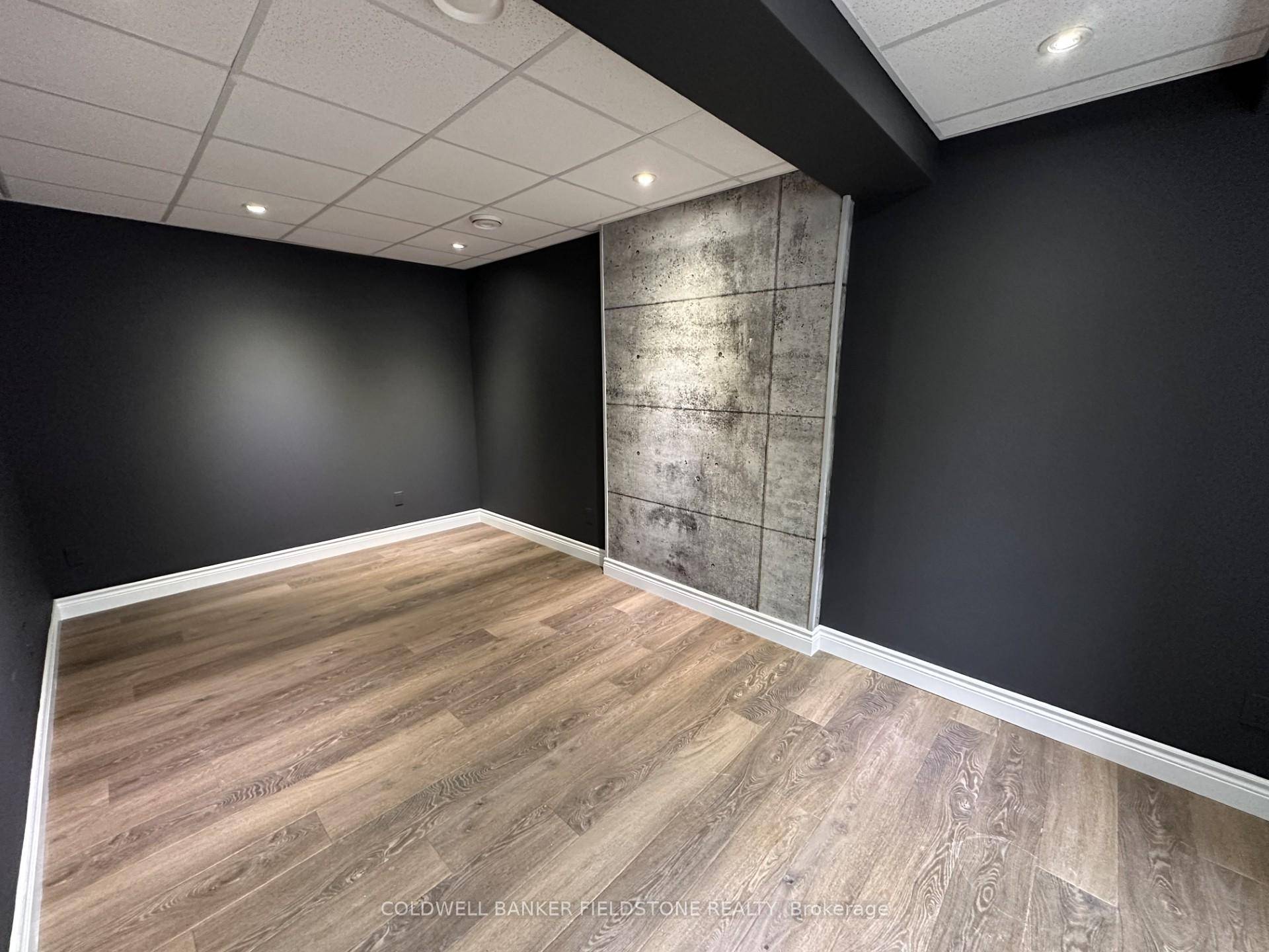 Updated Lower Level Prime Office Space Located In The Heart Of Downtown Georgetown, In Restaurant Office Complex.