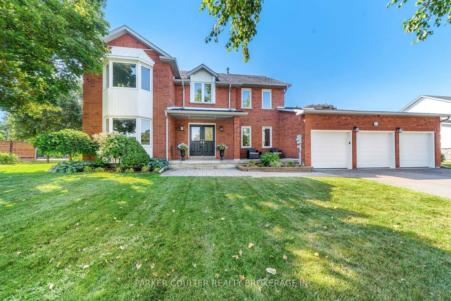 Presenting 2725 Shering Crescent in the desirable community of Stroud.