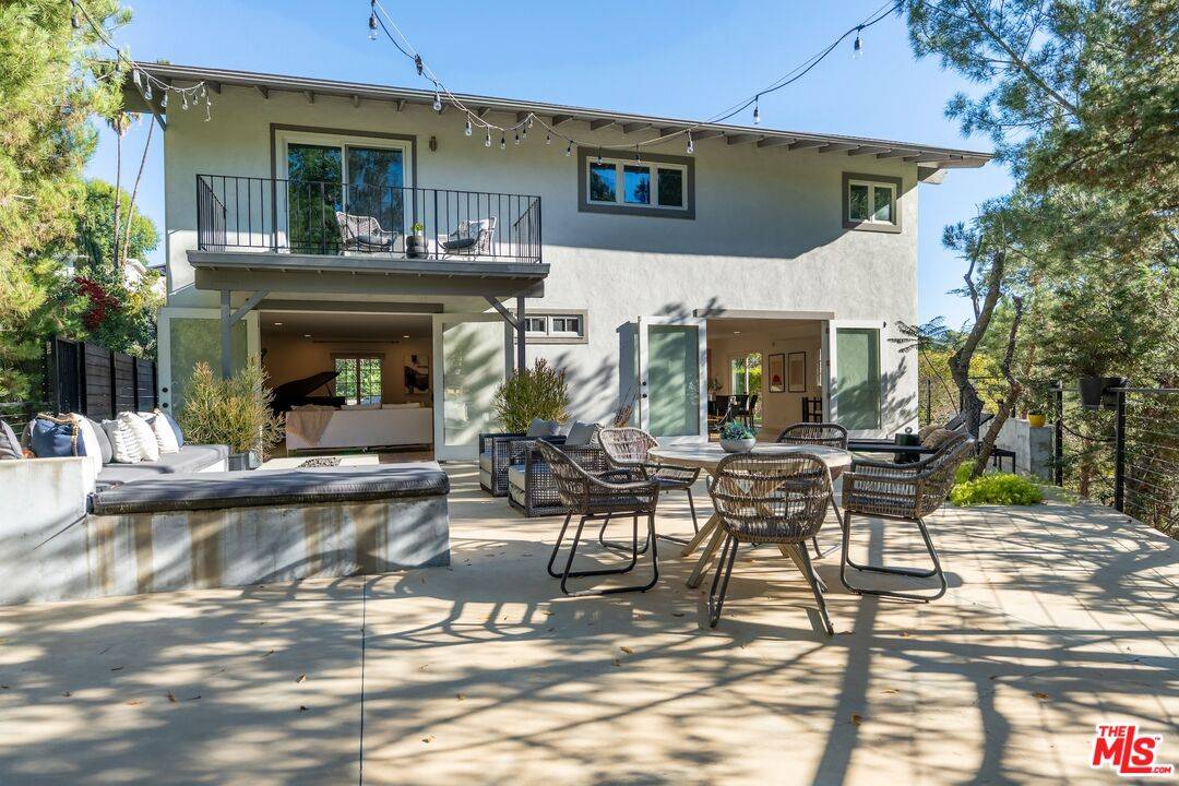 7560   Devista Dr 3BR Hollywood Hills East La