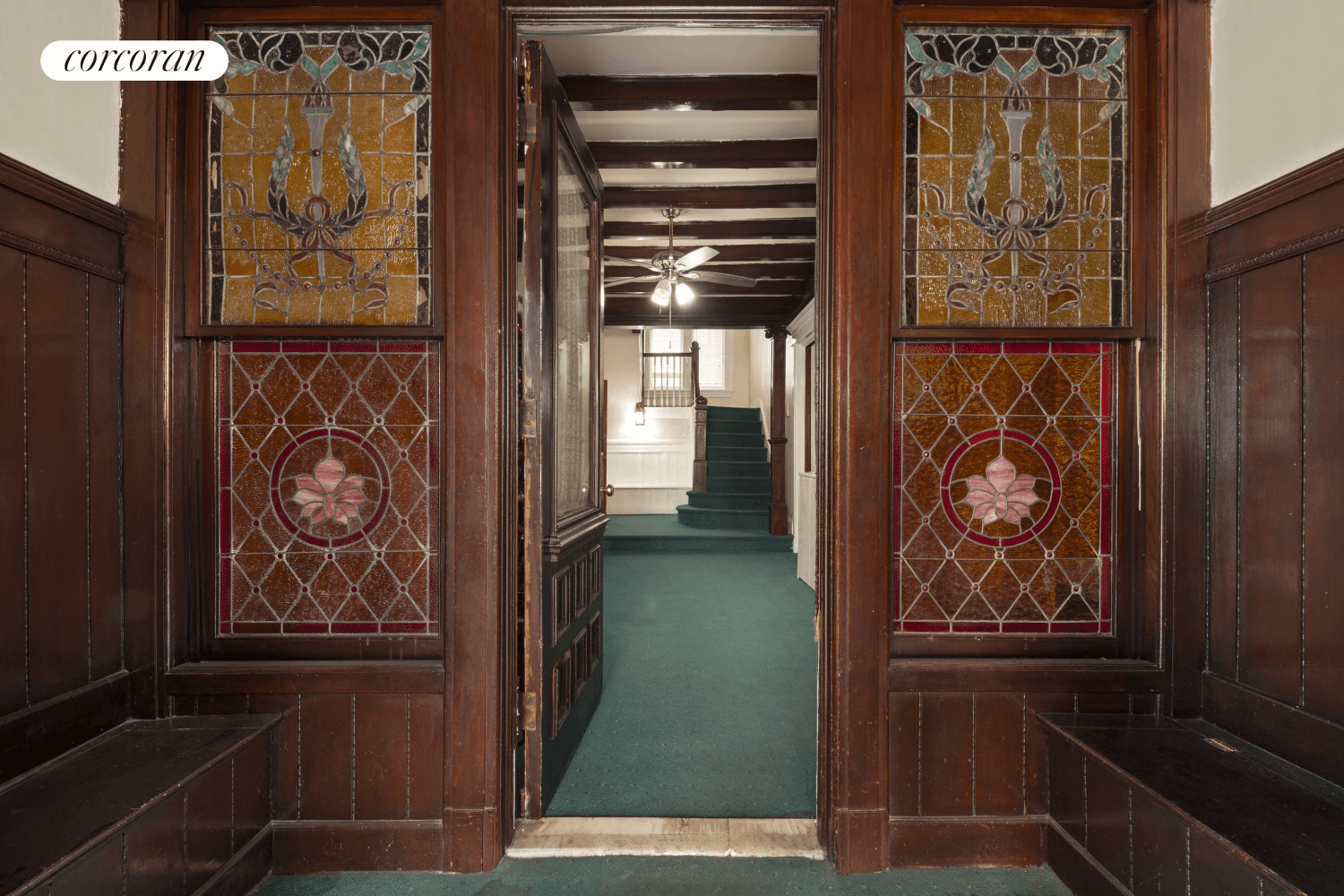 In an area once known as Vanderveer Park sits an impeccably maintained mansion, true to its architectural heritage.